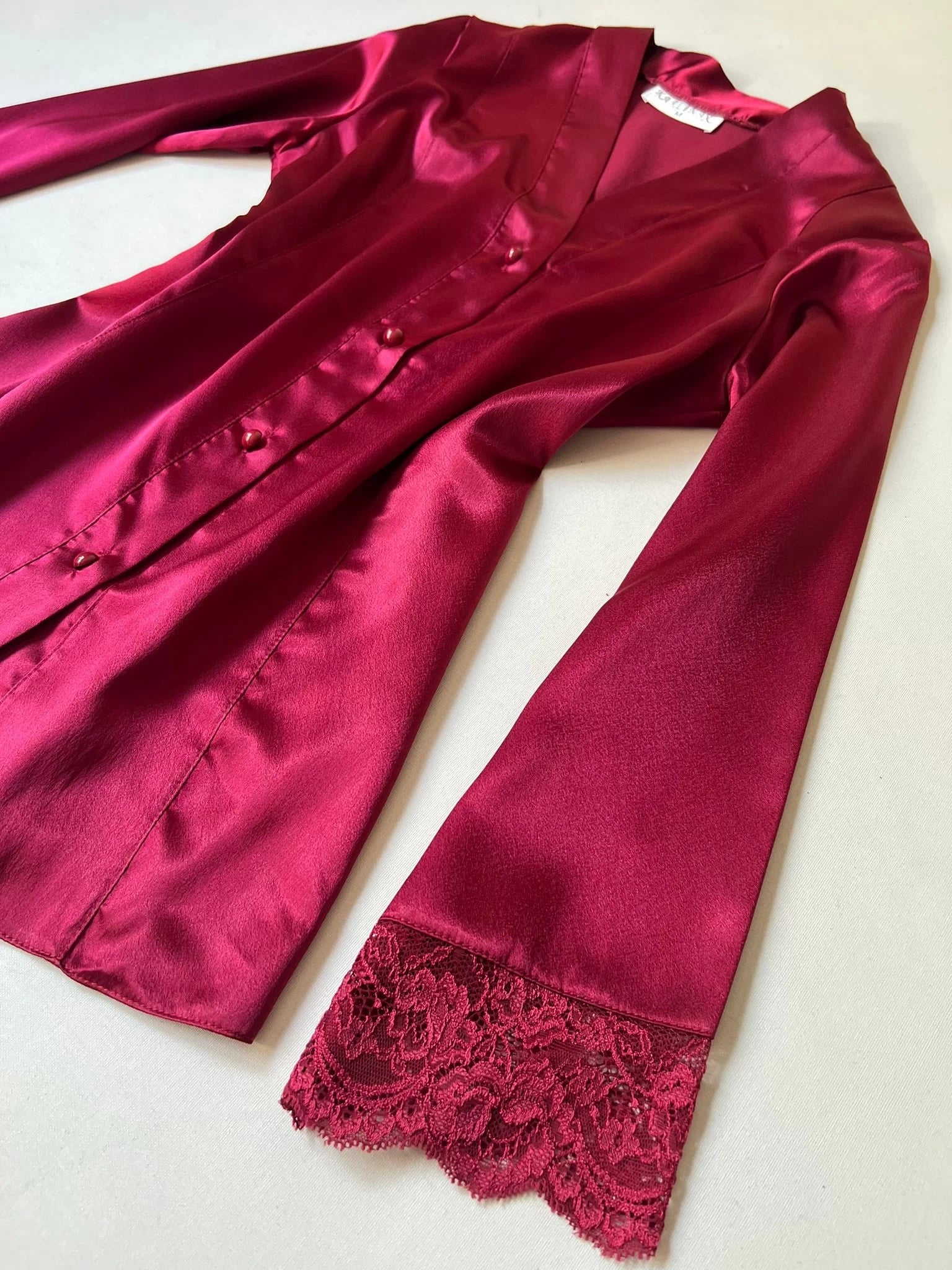 طقم "الريم" الساتان والدانتيل ٦ قطع