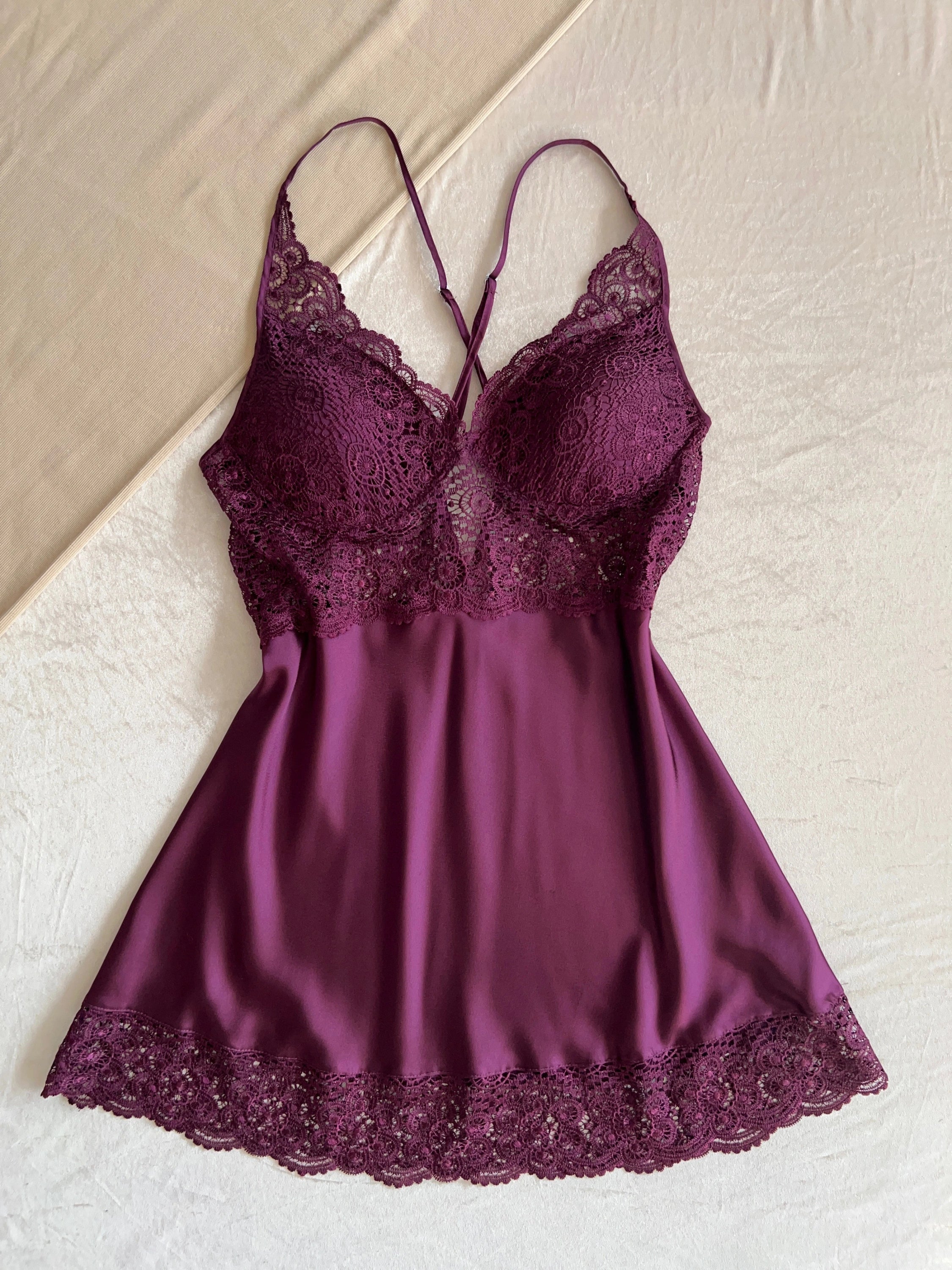 فستان نوم دانتيل بنفسجي