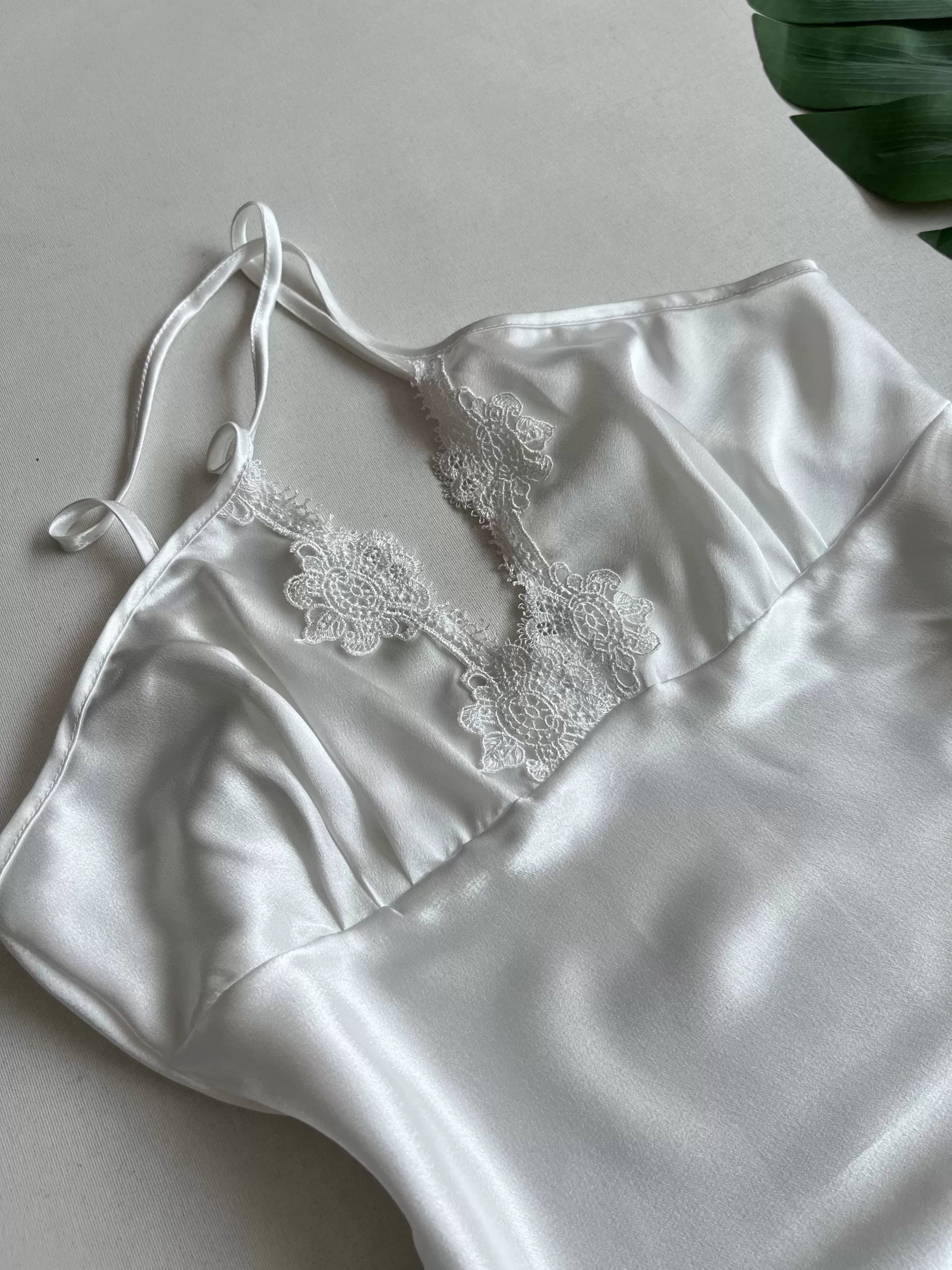 طقم مُهرة الساتان الفاخر ٦ قطع