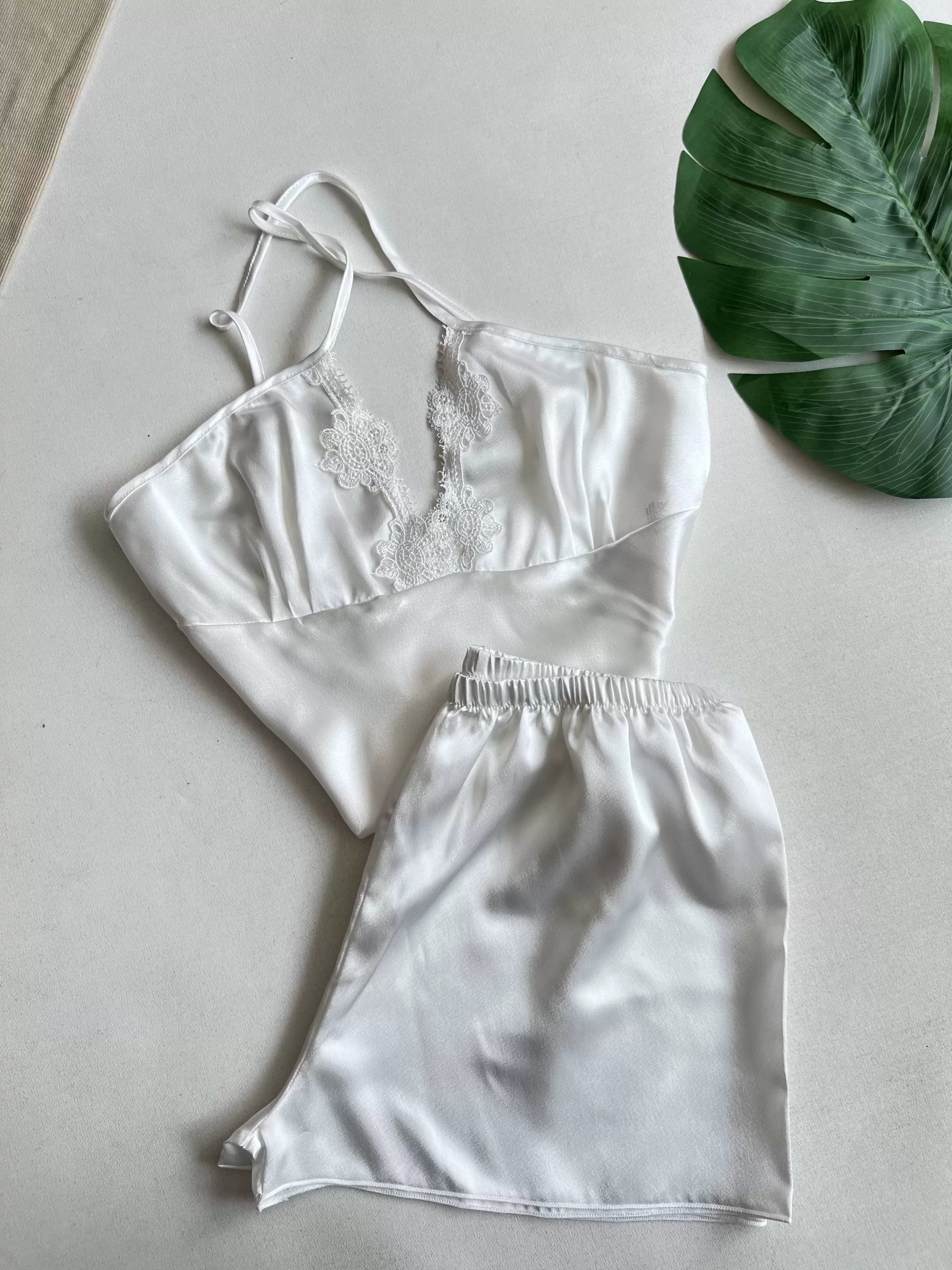 طقم مُهرة الساتان الفاخر ٦ قطع