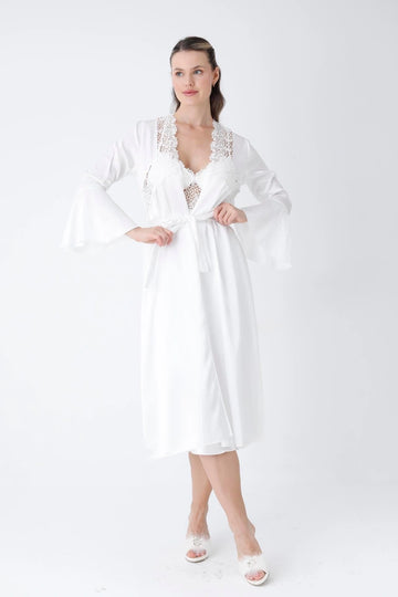 طقم "ليان" ٤ قطع ساتان بدانتيل مطرز