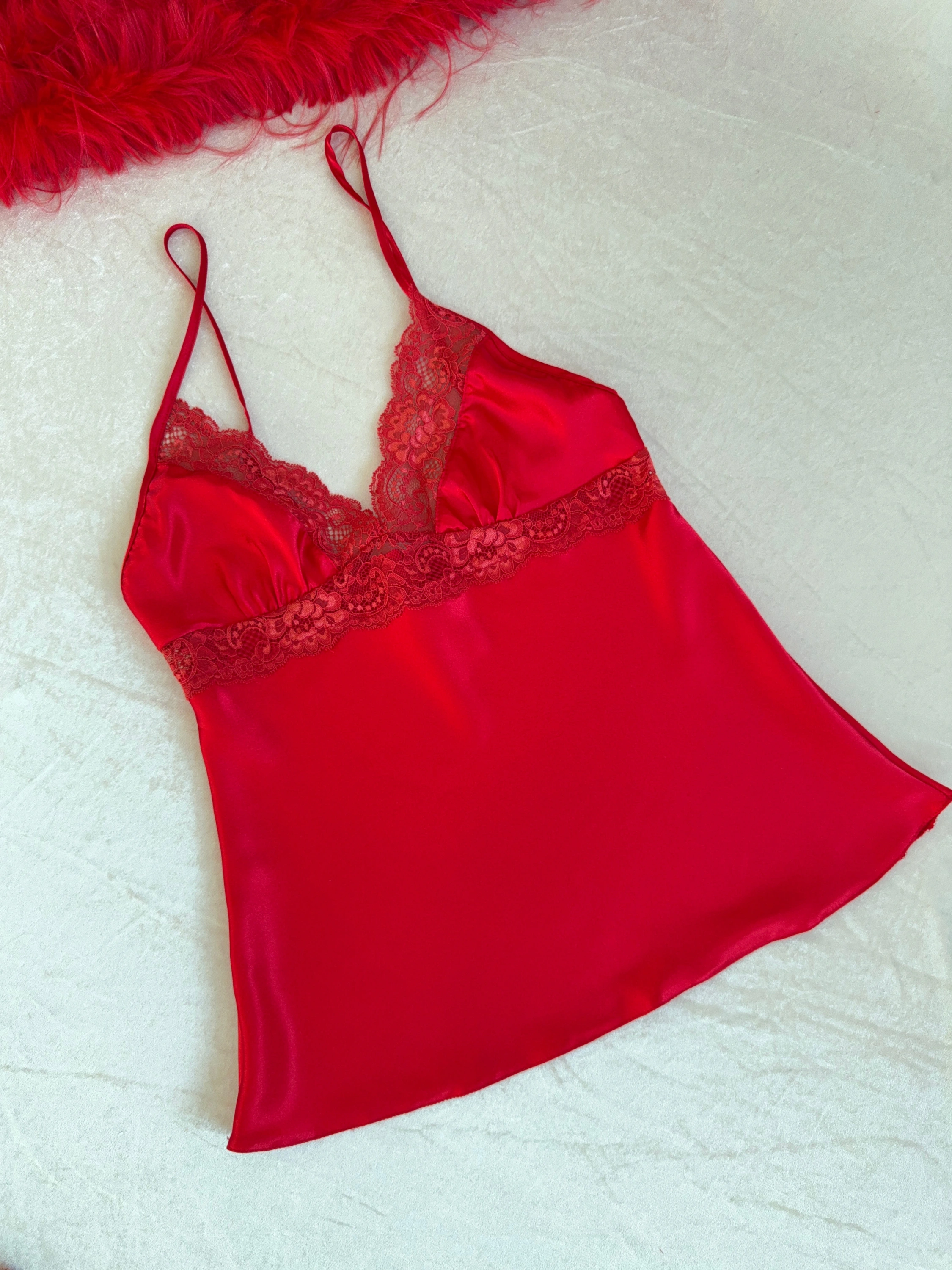 طقم "الريم" الساتان والدانتيل ٦ قطع